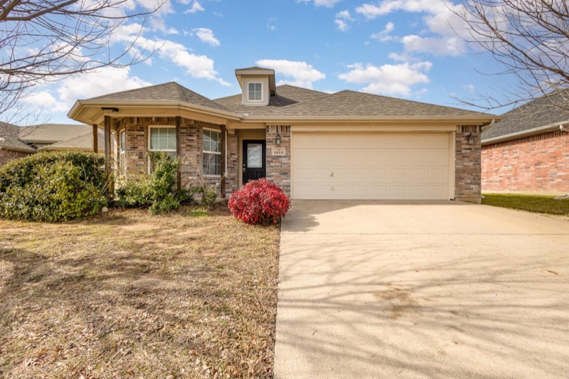 Home on Country Hills, Waxahachie, TX