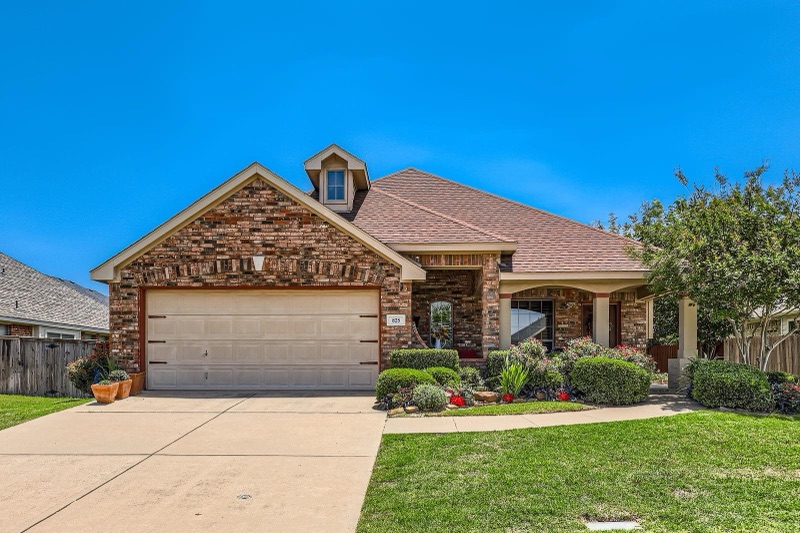 Home on Cutting Horse  Drive, Mansfield, TX