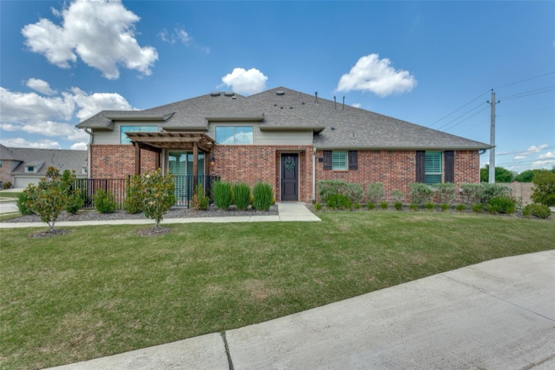 Home on Cloverleaf  Drive, Wylie, TX