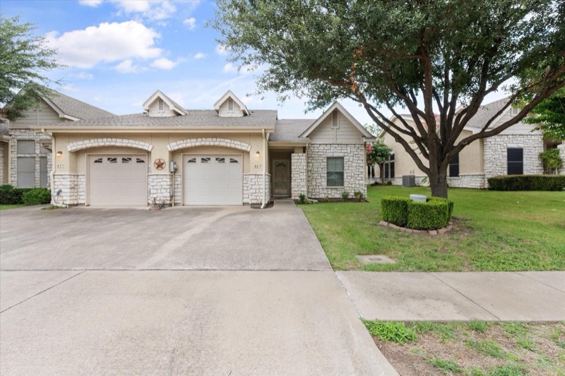Home on Kitty Hawk  Lane, Grand Prairie, TX