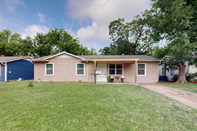 Home on Collin  Drive, Euless, TX