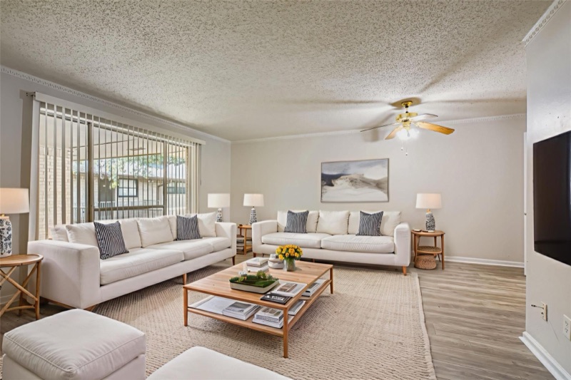 Home on Valleydale Dr, Dallas, TX