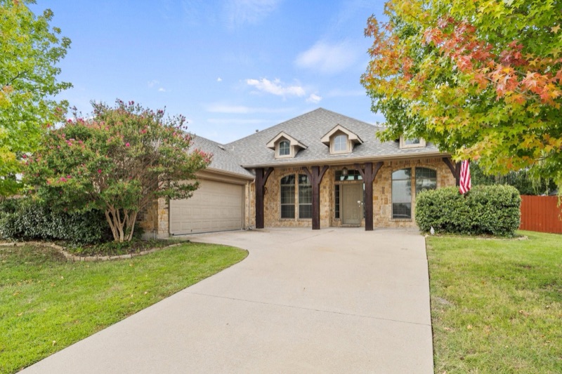 Home on Live Oak  Street, Royse City, TX