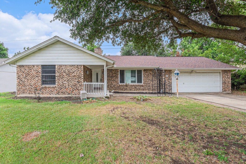 Home on Glenn Dr, White Settlement, TX