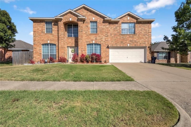 Home on Meadow Bend  Drive, Arlington, TX