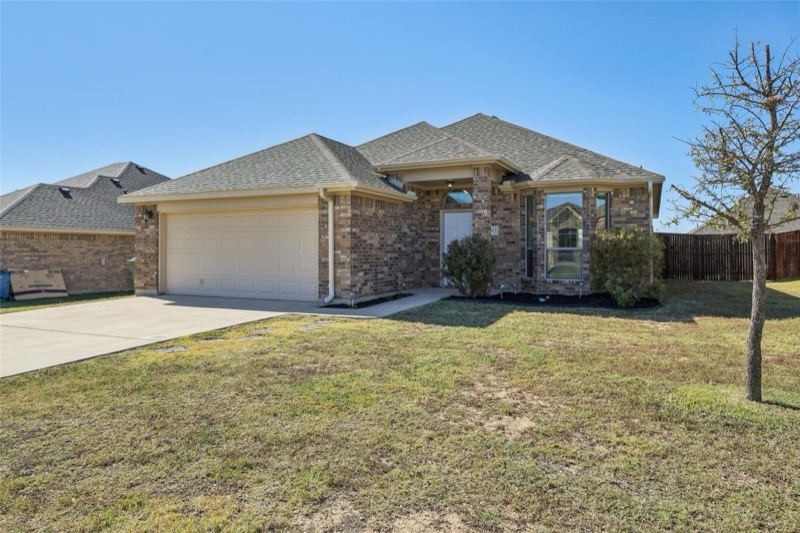 Home on Highplains Dr, Sanger, TX