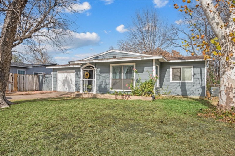 Home on Cloverdale St, Arlington, TX