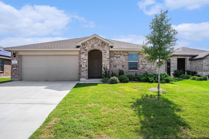 Home on Christopher Dr, Cleburne, TX
