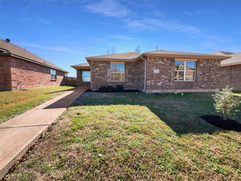 Home on Overlook Dr, Lancaster, TX