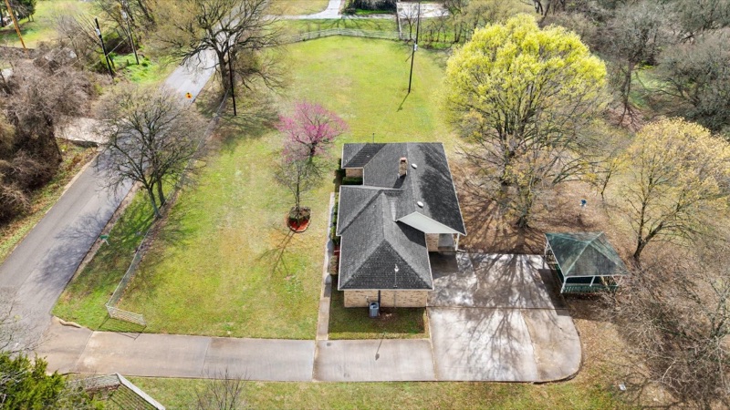 Home on Shawnee Rd, Waxahachie, TX