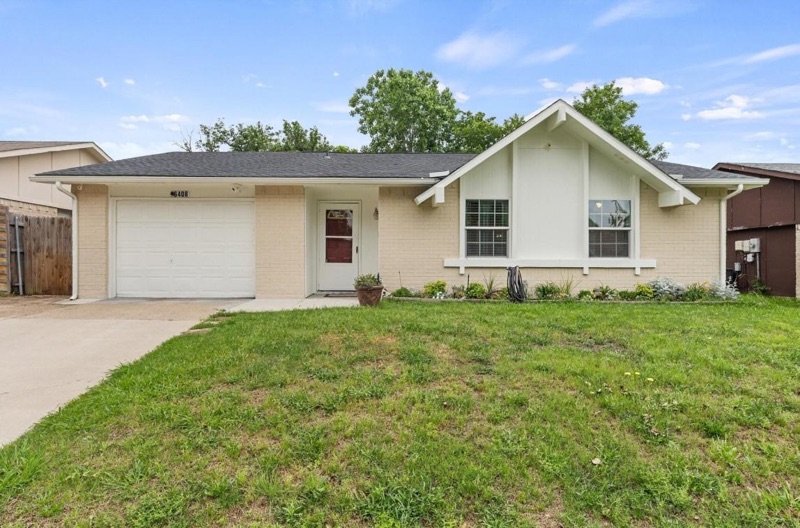 Home on Pine  Street, Rowlett, TX